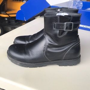 Birkenstock Stowe Black Boot 9.5/40 EUC
